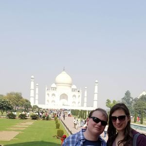 Meet your Posher, Lora